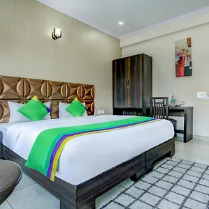Treebo Trend Blooms Premium 3*, Gurgaon India